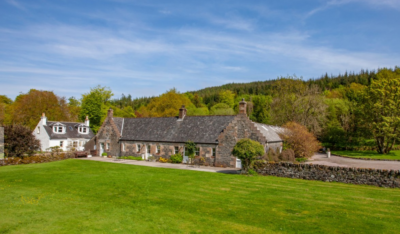 Barmore Farm Steading, for sale. Six cottages and family home.